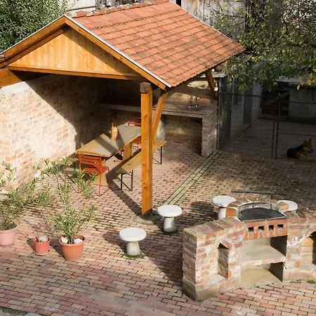 Tompos Vendeghaz Es Pince Guest house