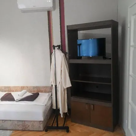 Tompos Vendeghaz Es Pince Guest house *